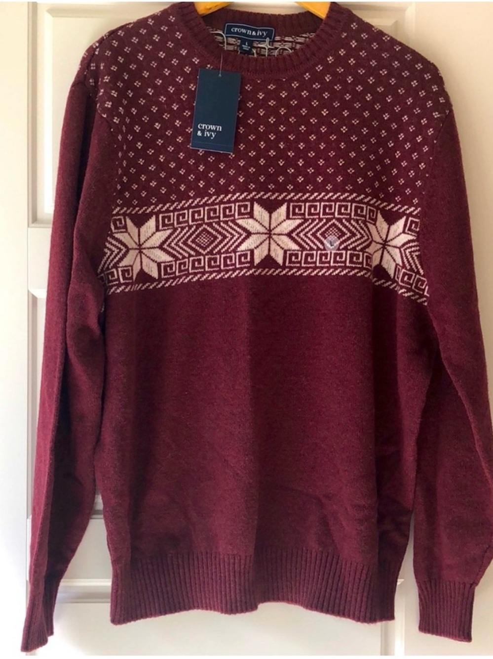 NWT Crown & Ivy Men's Burgundy Snowflake Patterned Crewneck Sweater